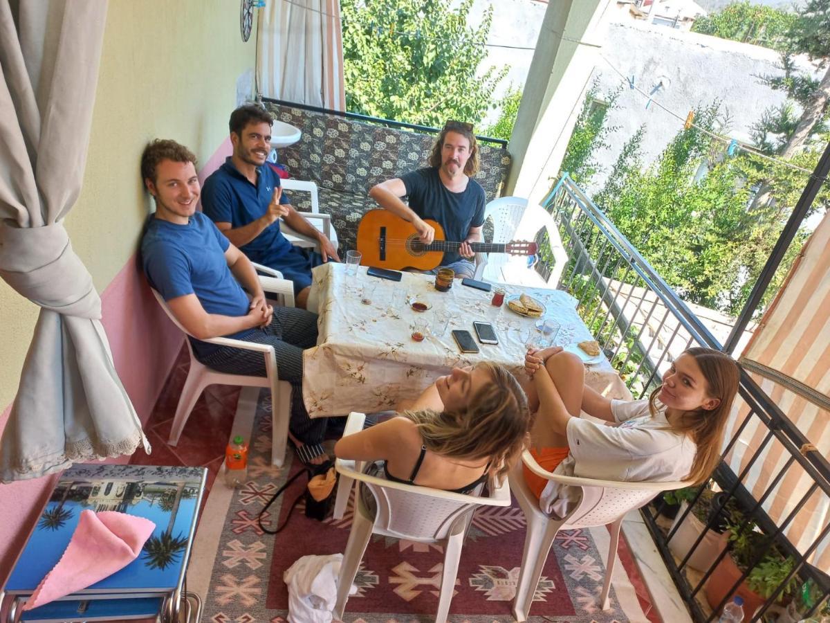 פאטהיה Adventurous Local Hostel מראה חיצוני תמונה