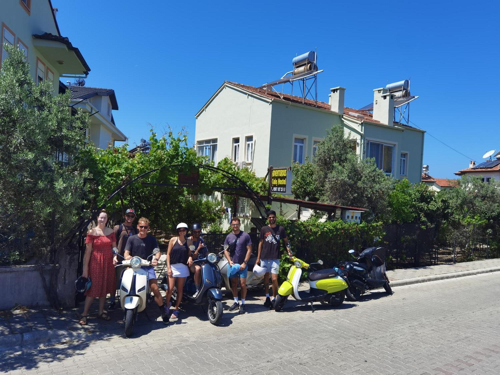 פאטהיה Adventurous Local Hostel מראה חיצוני תמונה